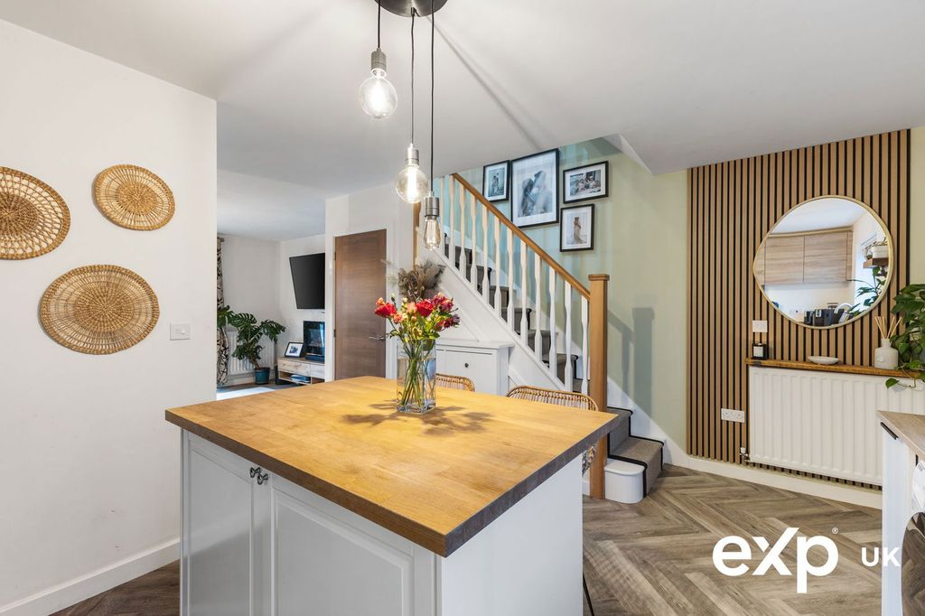 Property photo 3 of 24