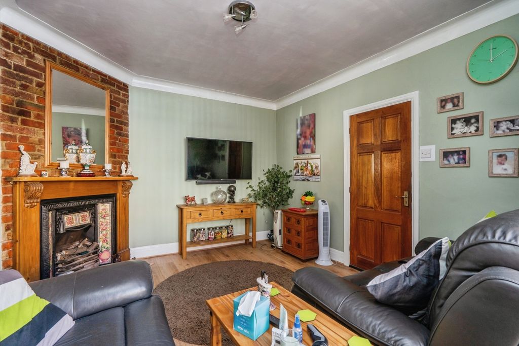 Property photo 2 of 16 Photo