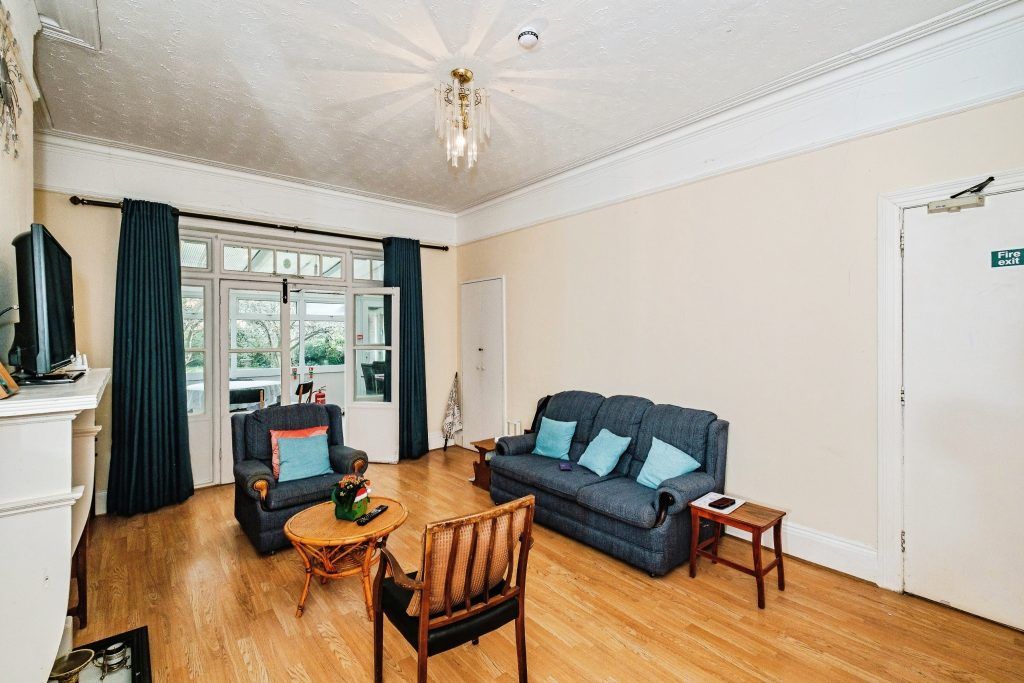 Additional image 4 of 8 bed semi-detached house for saleBeach Road, Littlehampton BN17