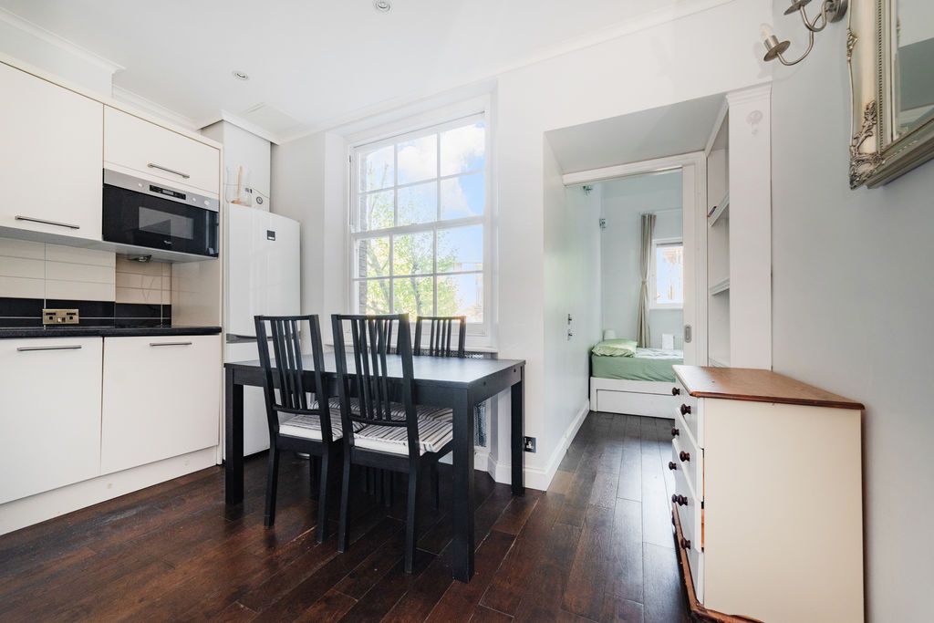 Property photo 1 of 7 Photo 6