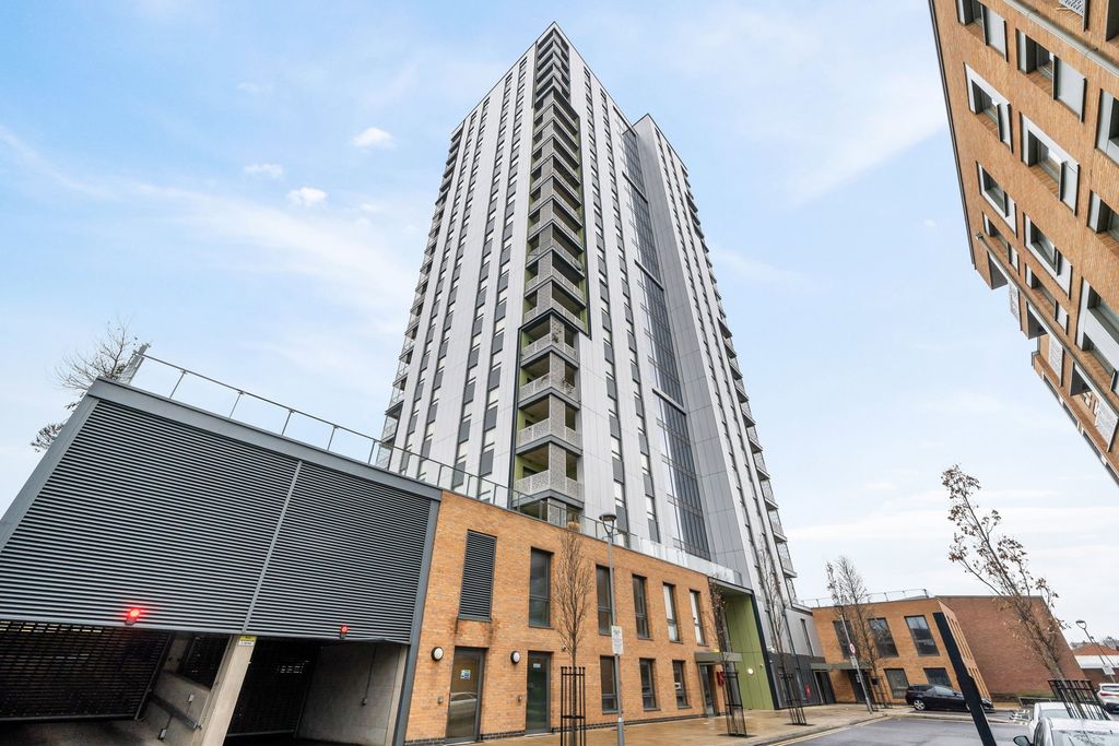 Property photo 1 of 12