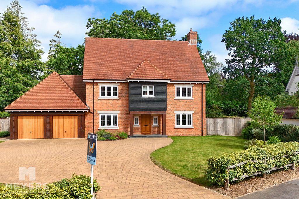 Property photo 2 of 25