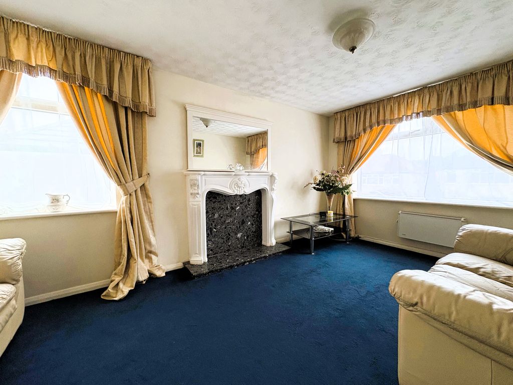 Property photo 2 of 7