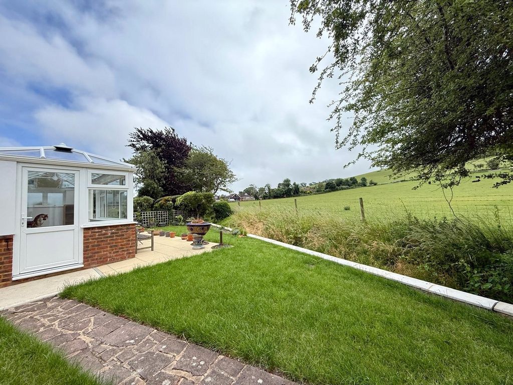 Property photo 3 of 11 Picture No. 08
