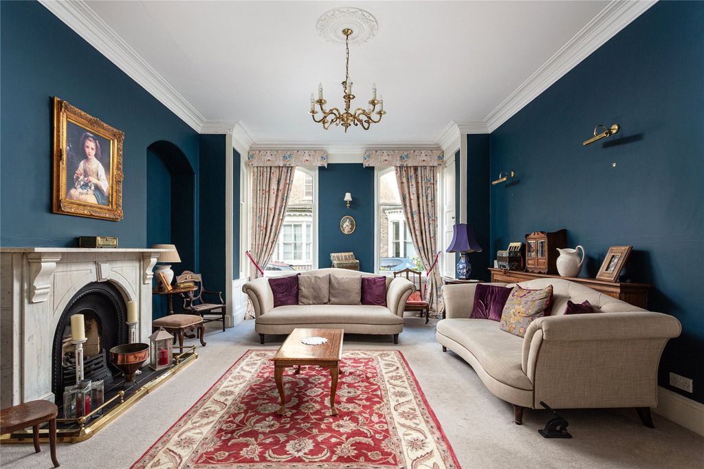 Property photo 3 of 15 Living Room