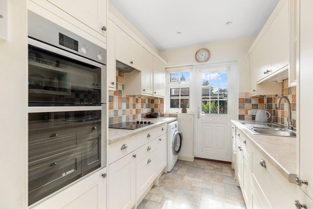 Property photo 2 of 10