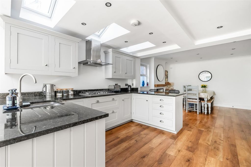 Property photo 2 of 21 61-Barrow-Green-Road-15.Jpg