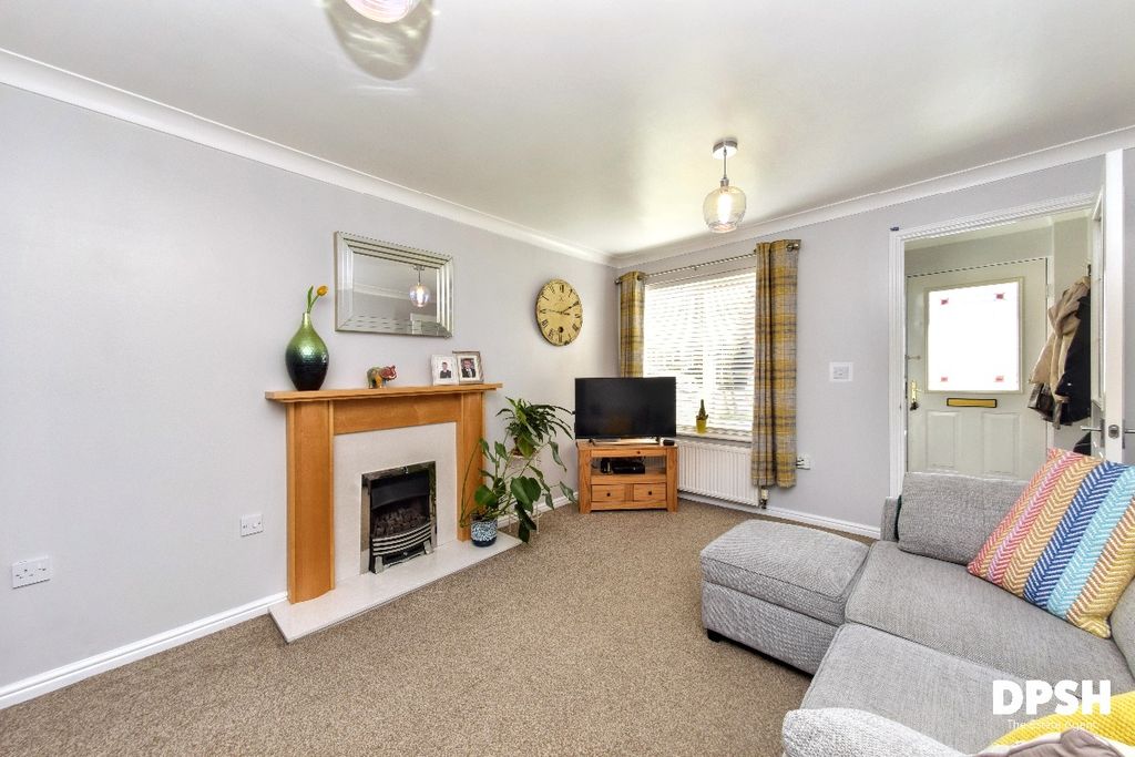 Property photo 2 of 33