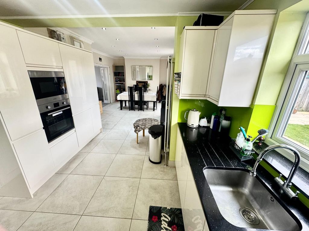 Property photo 3 of 18 Photo 8