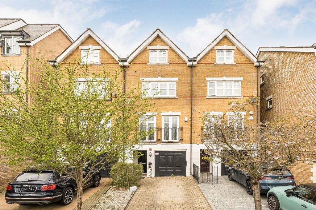 Property photo 1 of 9