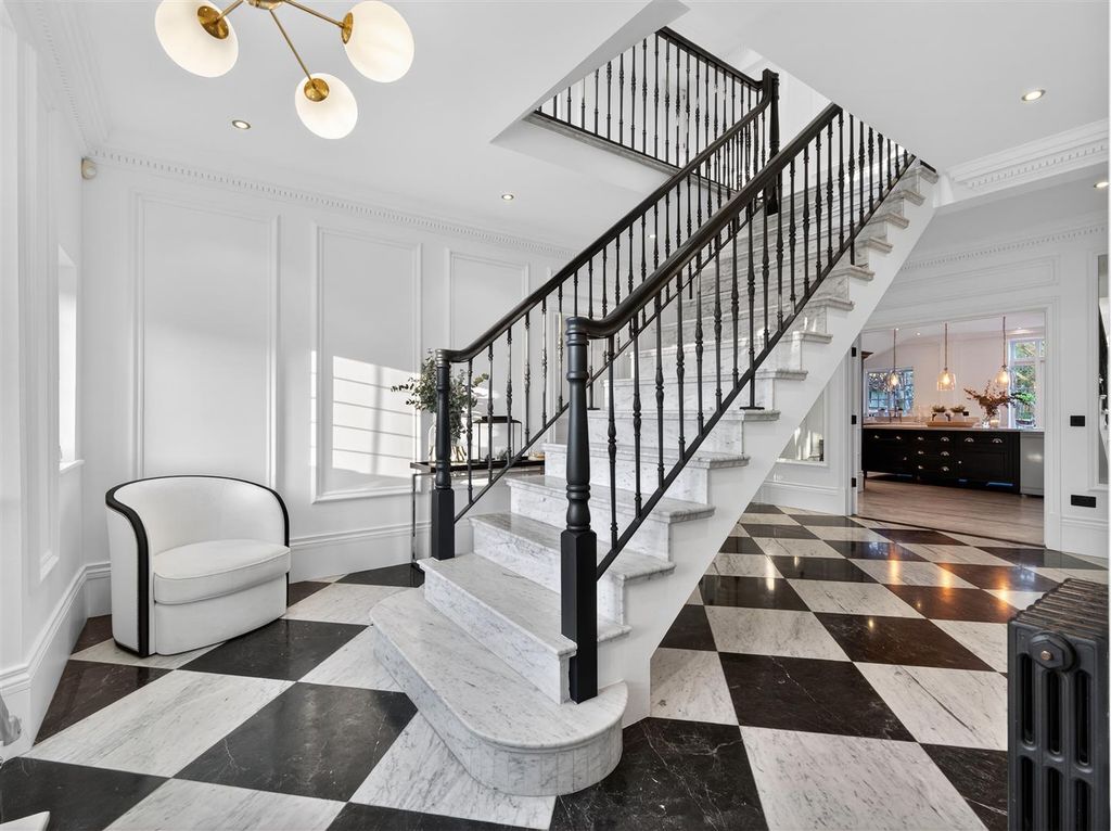 Property photo 3 of 32