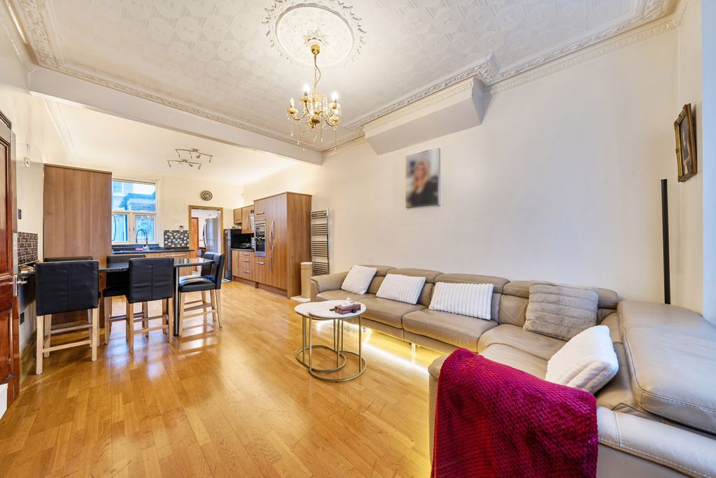 Property photo 3 of 24 1421077-9-69Aaff8...