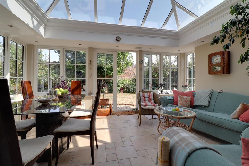 Property photo 2 of 35