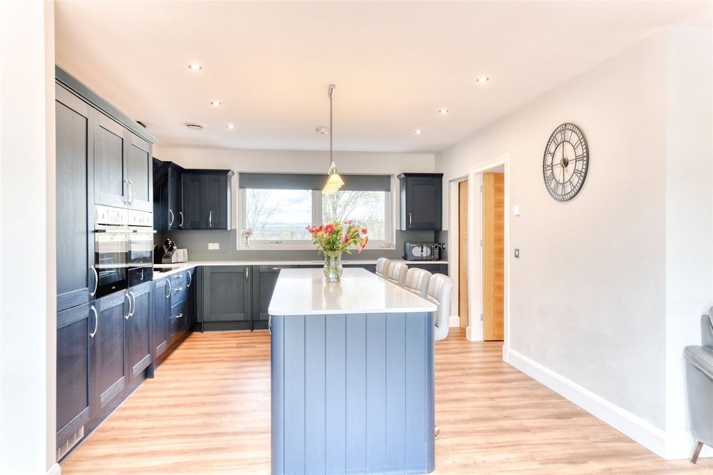 Property photo 3 of 46 Picture No. 34