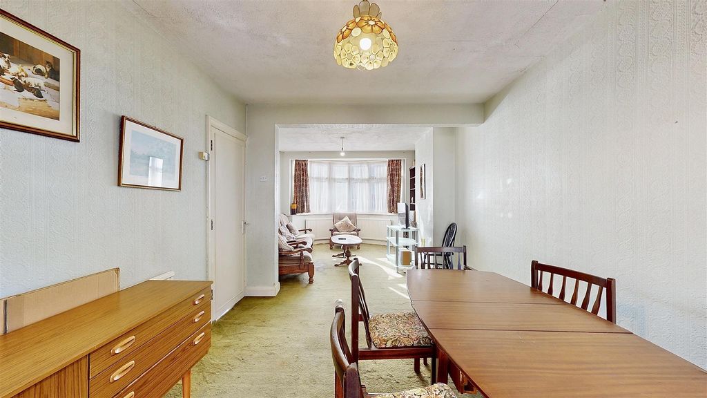 Property photo 3 of 22 P1.Jpg