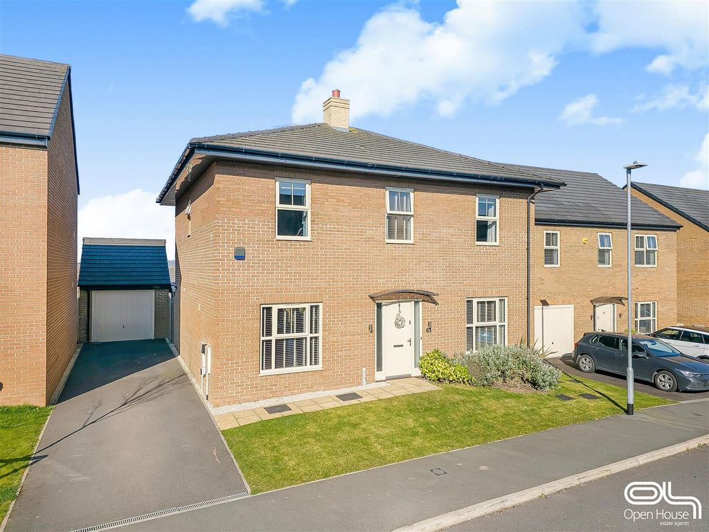 Property photo 2 of 38 Tutbury Drive (2).Jpg