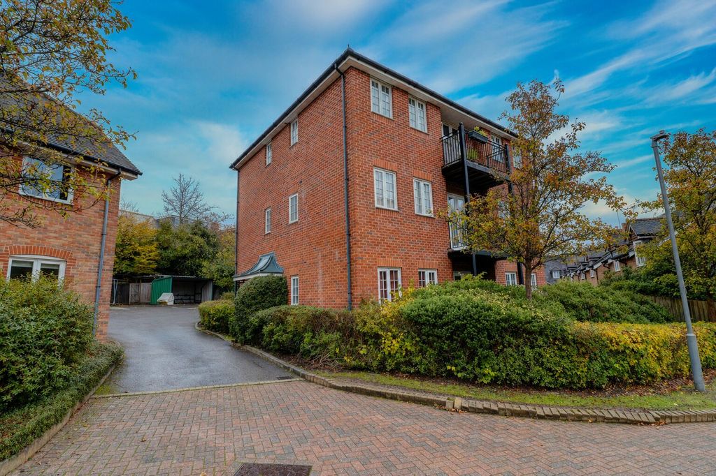 Property photo 1 of 16 Picture No. 17