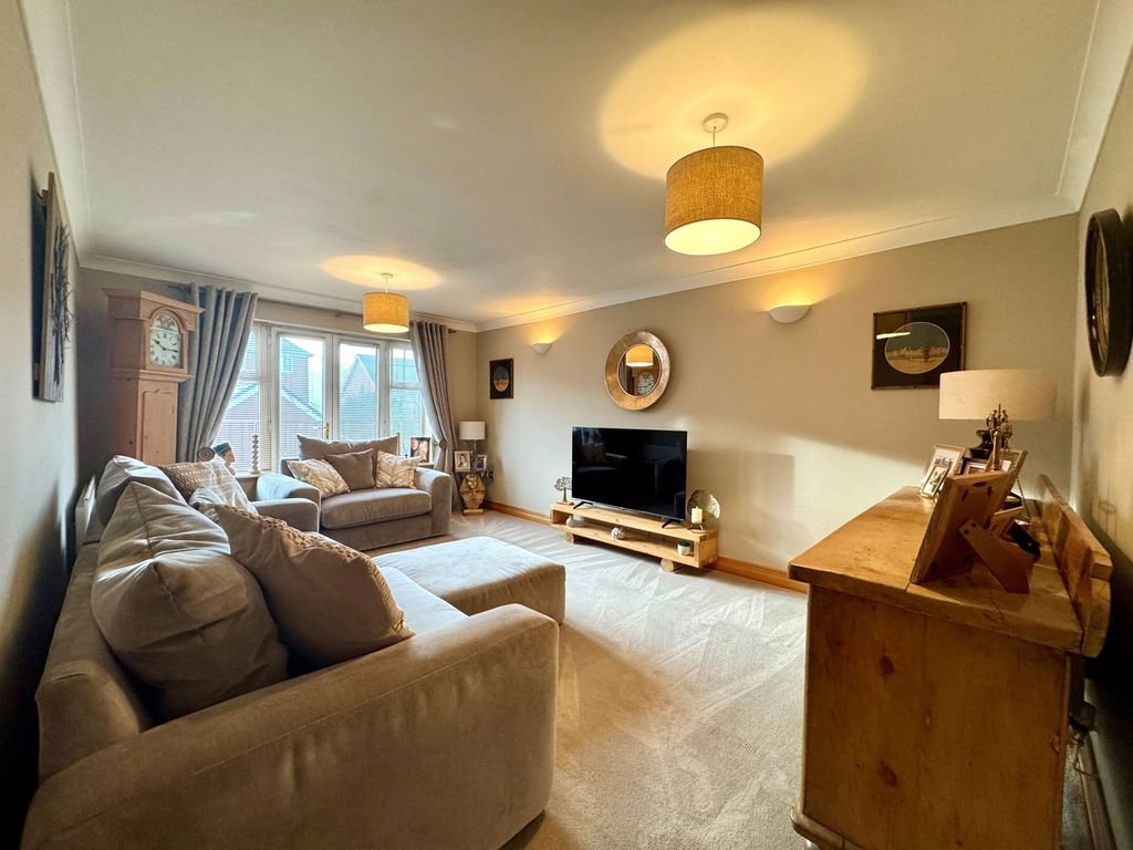 Property photo 3 of 23