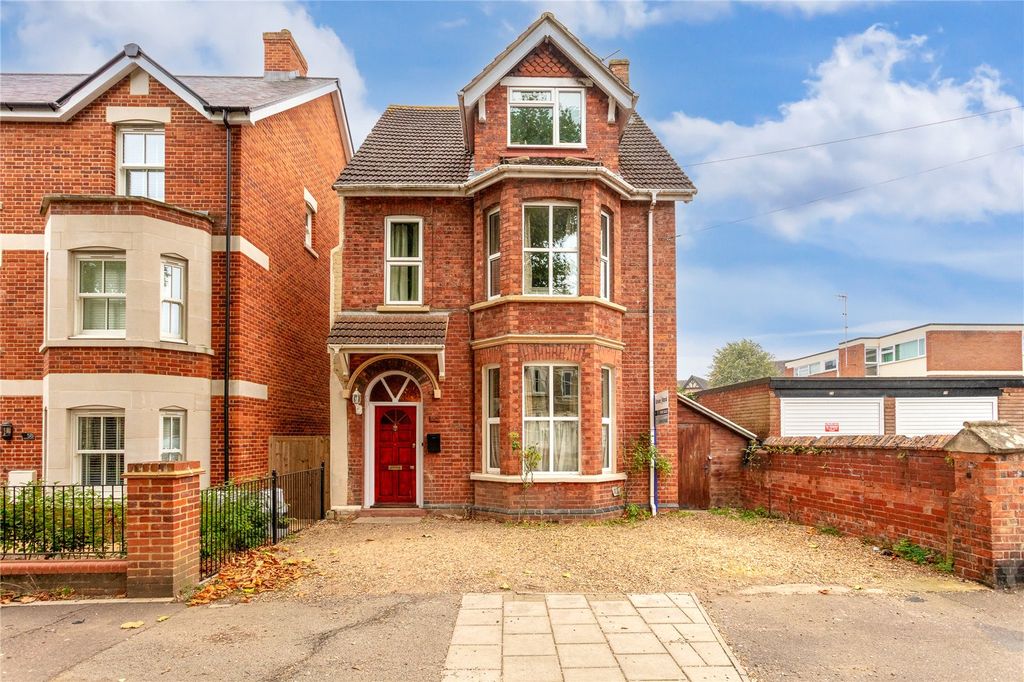 Property photo 1 of 17 Picture No. 01