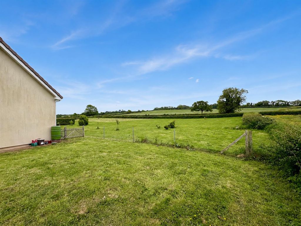 Property photo 2 of 13 790956c4-0920-4544-9d02-F60d04dc22B0.Png