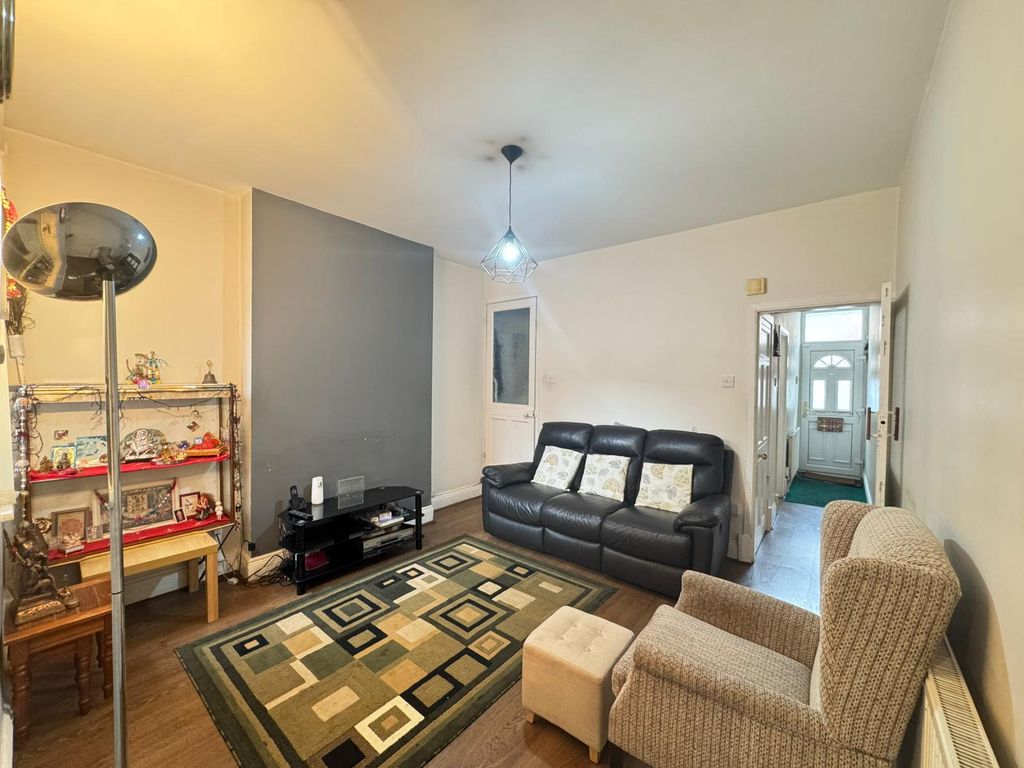 Property photo 3 of 8