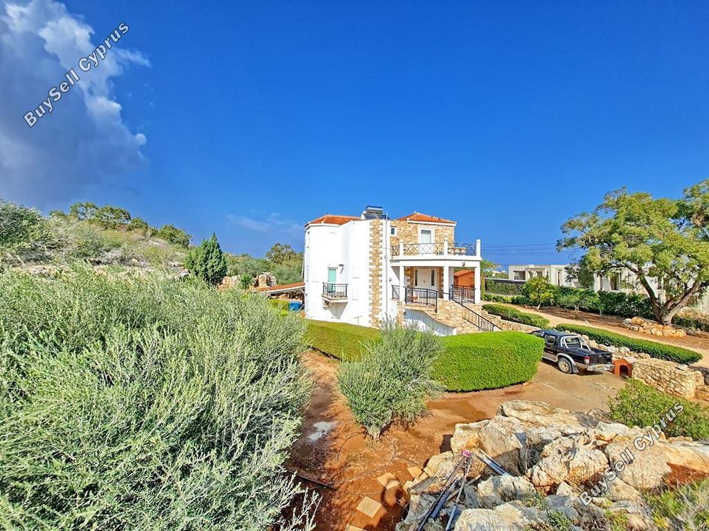 Property photo 2 of 45