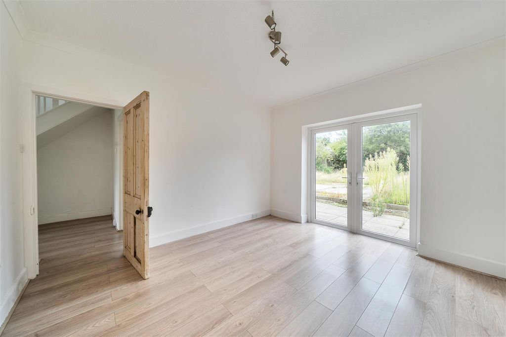Property photo 2 of 19 1516275 (2).Jpg