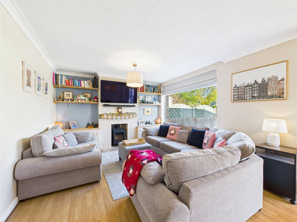 Property photo 2 of 30 Picture No. 11