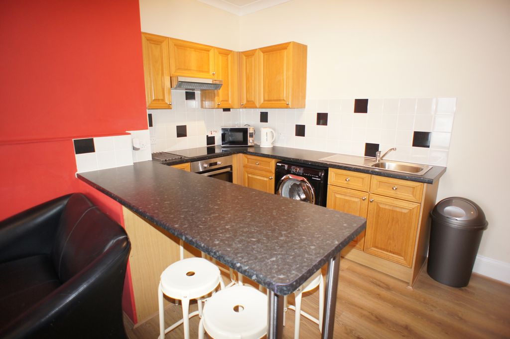 Property photo 3 of 18 Kitchen/Diner