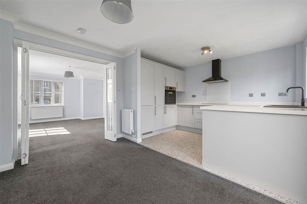 Property photo 3 of 11 Picture No. 12