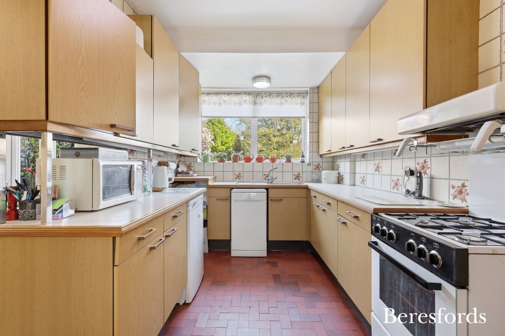 Property photo 2 of 34 Picture No. 10