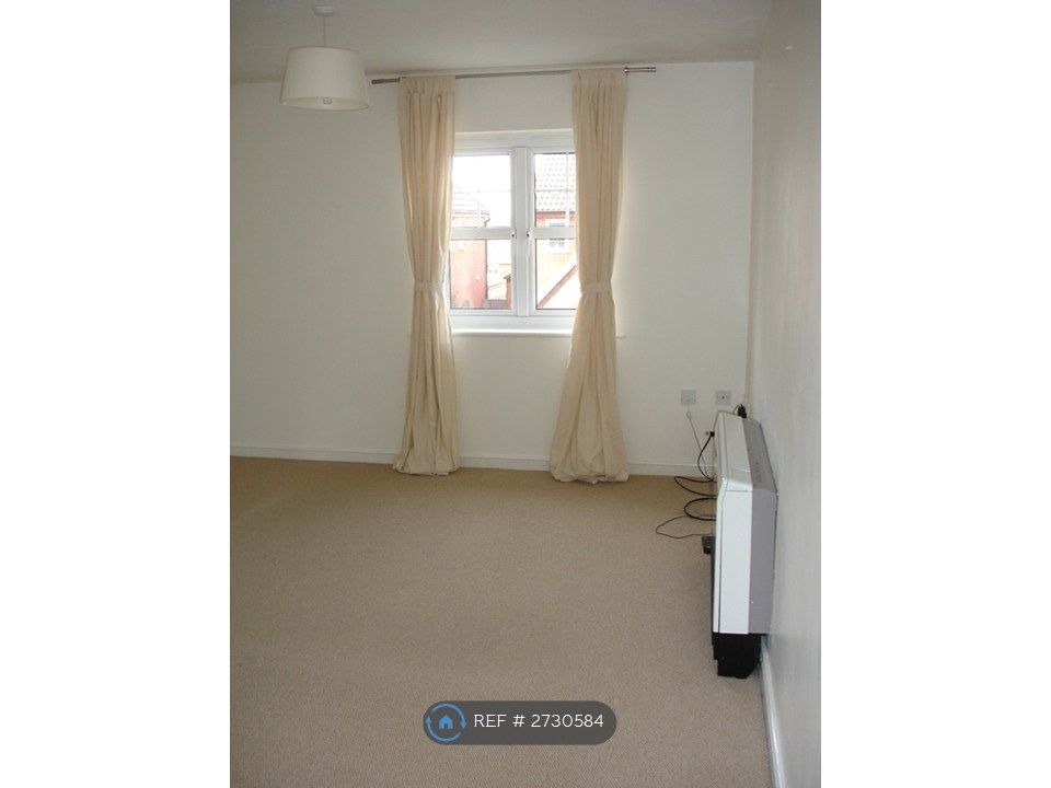 Property photo 3 of 11 Lounge/ Dining Room