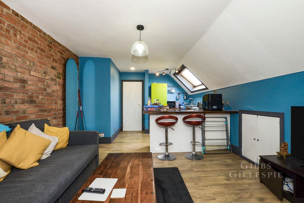 Property photo 3 of 14 Pbox-Img.Jpg