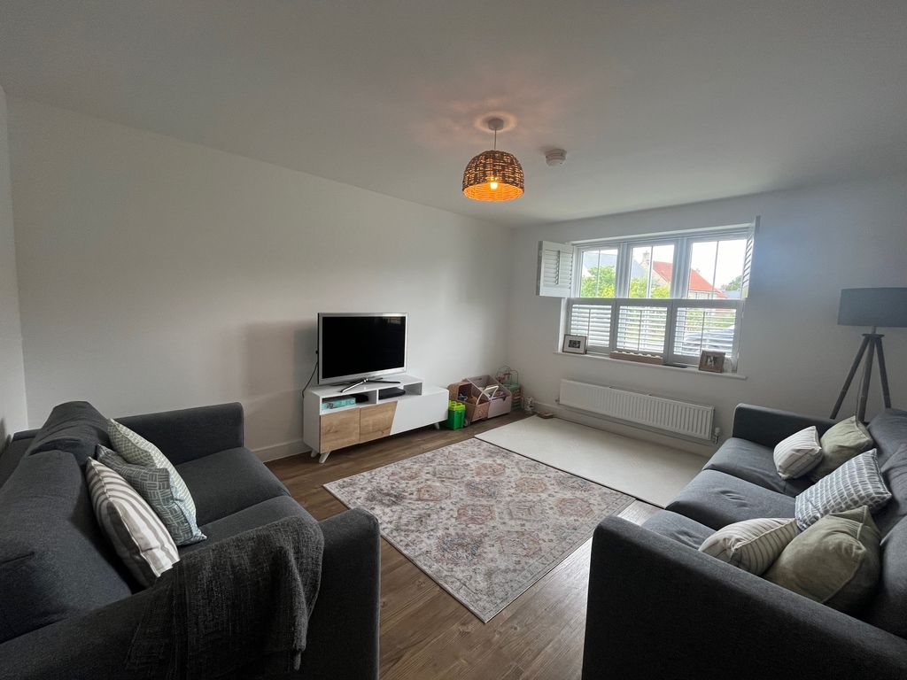 Property photo 2 of 21