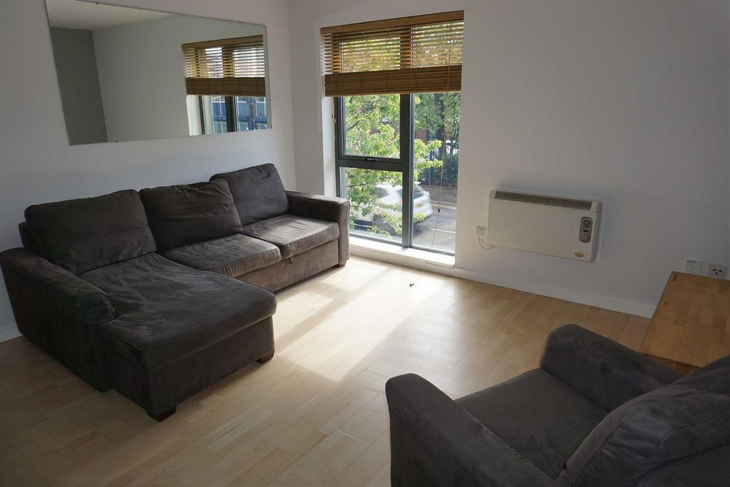 Property photo 2 of 8