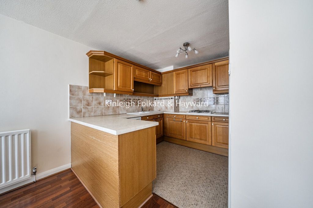 Property photo 3 of 11 Picture No. 30