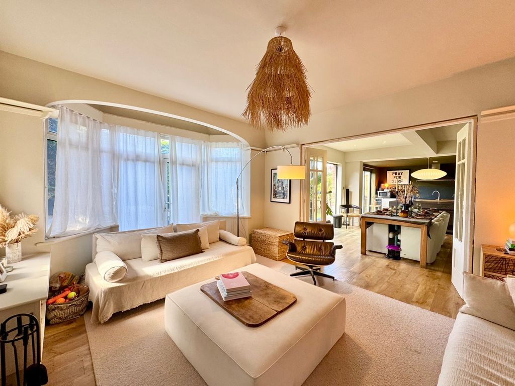 Property photo 2 of 30