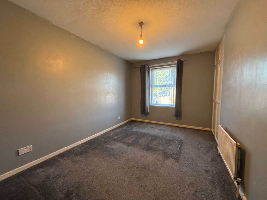 Property photo 3 of 5 Bedroom 1