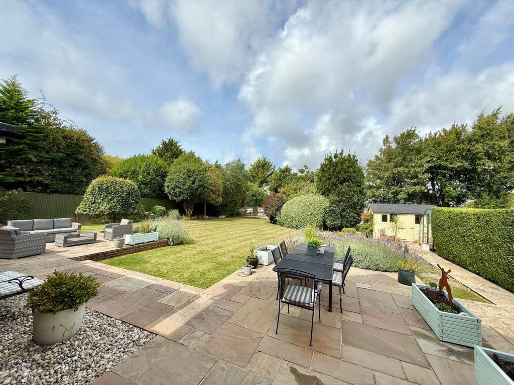 Property photo 3 of 28 Picture No. 06