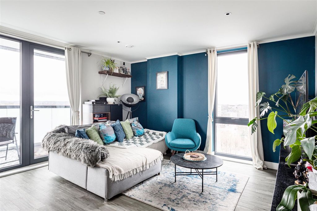 Property photo 2 of 10 Wheatstone House-11.Jpg