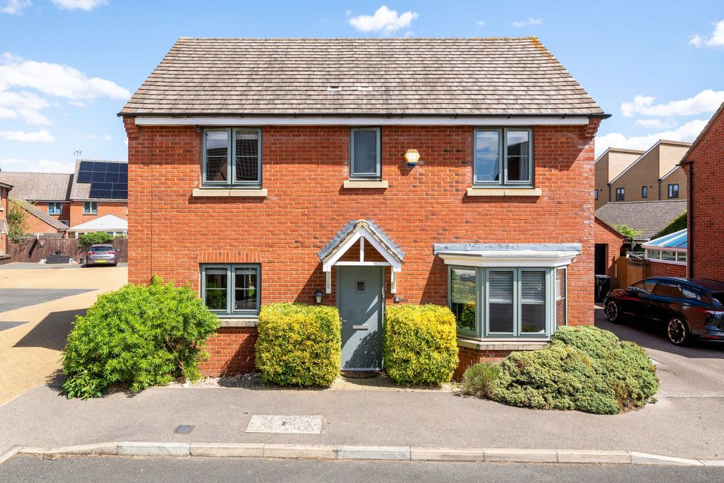 Property photo 2 of 37