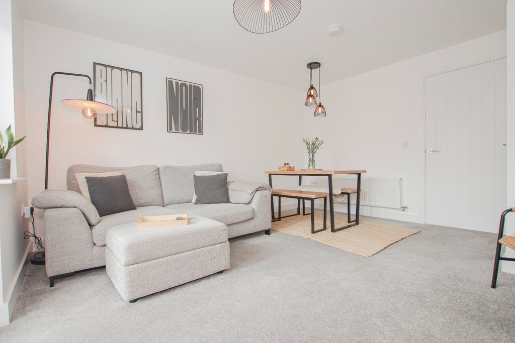 Property photo 2 of 16 5155112