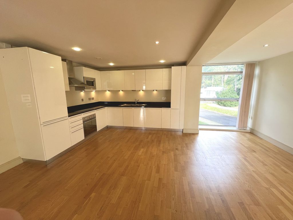 Property photo 1 of 15 Kitchen (11)