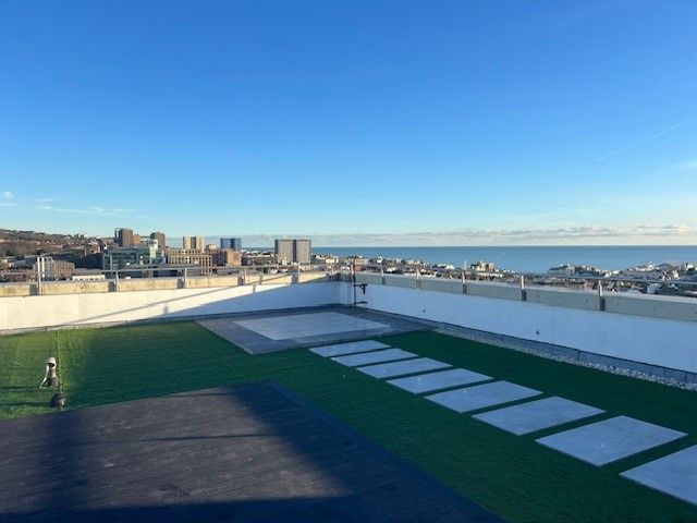 Property photo 2 of 15 Roof Terrace