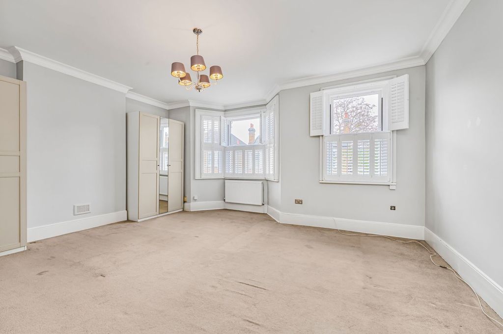 Property photo 3 of 18 Picture No. 06