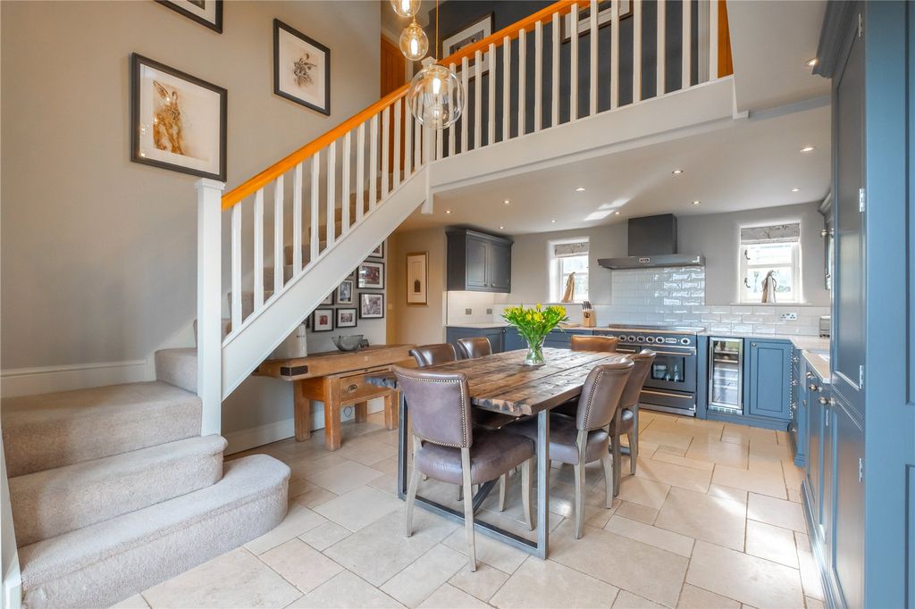 Property photo 3 of 35 Dining Kitchen