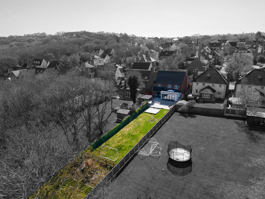 Property photo 3 of 43