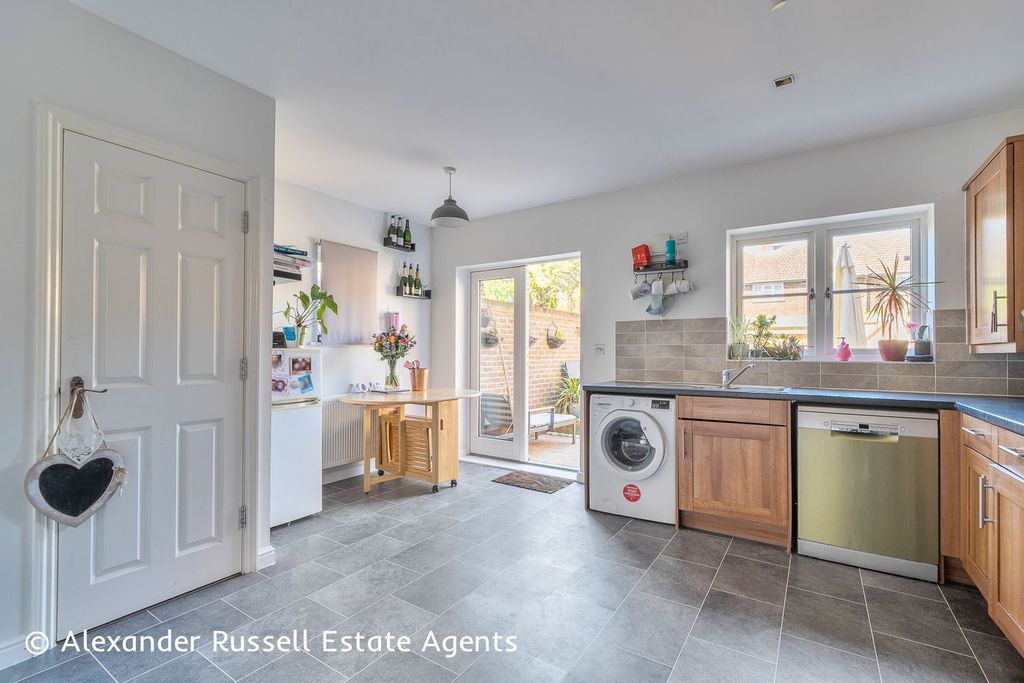 Property photo 2 of 26