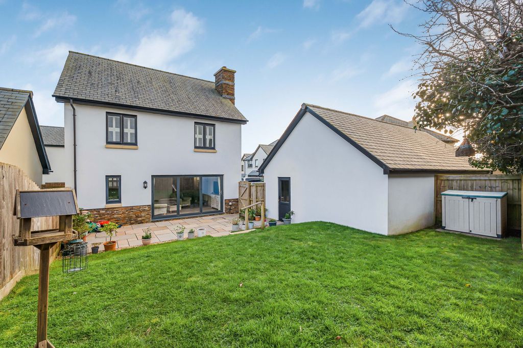 Property photo 2 of 24