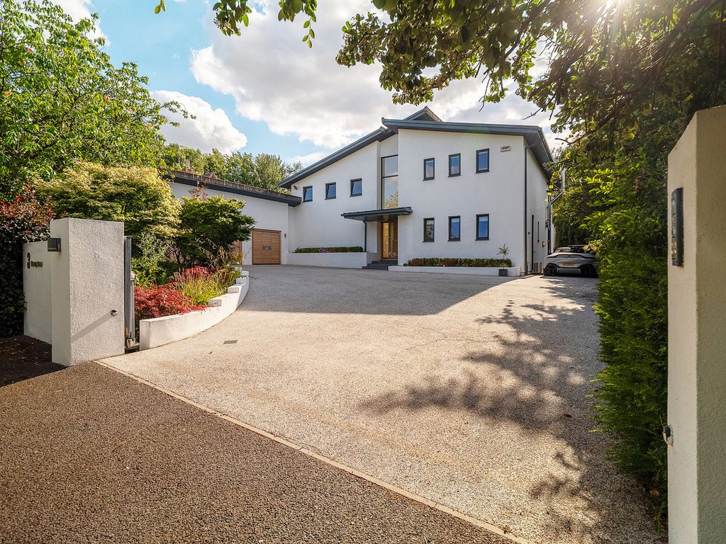 Property photo 3 of 49